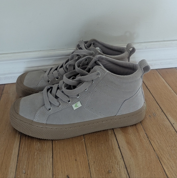 Cariuma High Gum Cloud Grey Suede Sneakers - Picture 3 of 5